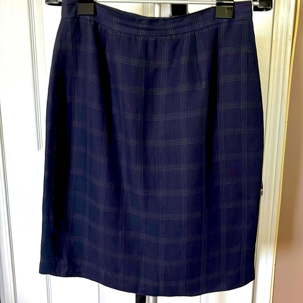 Chaus navy plaid pencil skirt